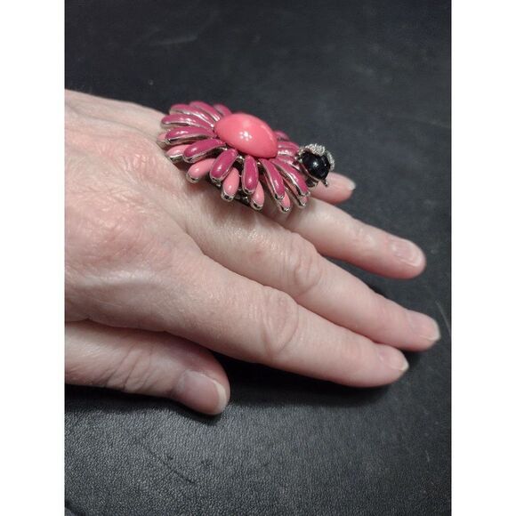 *Sale* Pink flower with ladybug ring - Picture 9 of 9